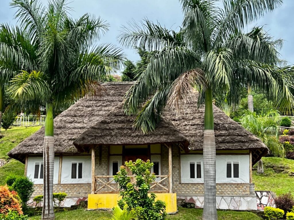 accommodations in queen elizabeth national park